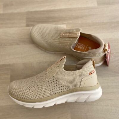 SNEAKERS BEIGE SENZA STRINGHE XTI
