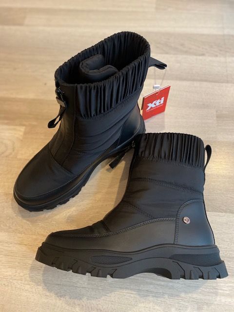 STIVALETTO IMPERMEABILE CON PELO XTI